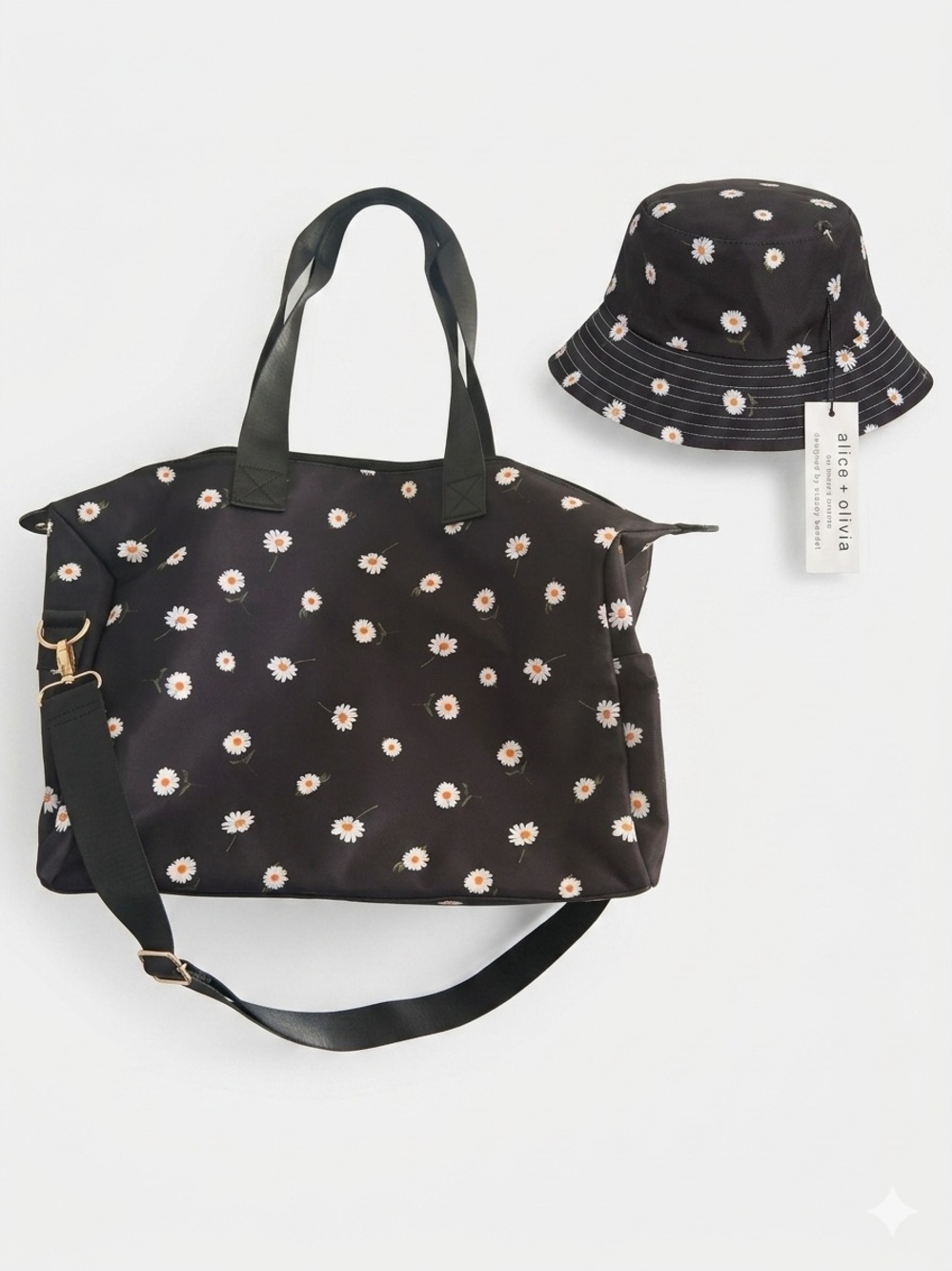 ALICE & OLIVIA BY STACEY BENDET TRAVEL DUGFLE BAG AND BUCKET HAT DAISY PRINT NWT